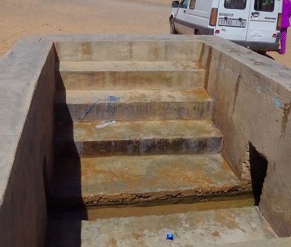 Hassi Labied Village公共水路 地元の人が水を汲みに来る