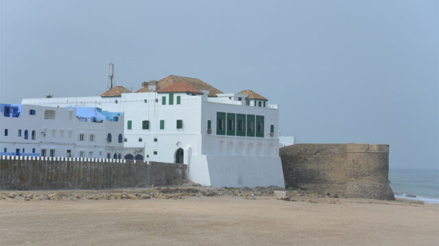 いつもは右側の建物から一望できるのだが、工事中のため入れなかった